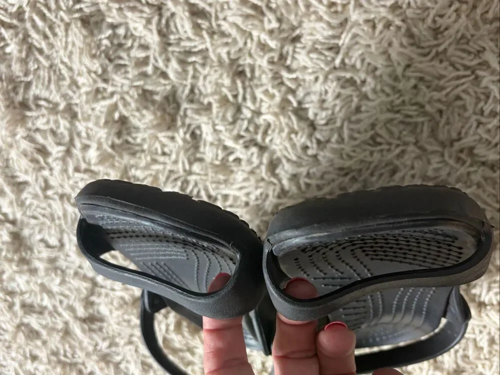 Women’s Crocs Cleo black slip-on synthetic convertible sandals size 10